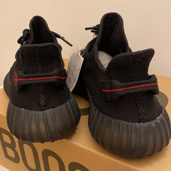 Adidas Yeezy boost 350 v2 black with red writing - Picture 6 of 9